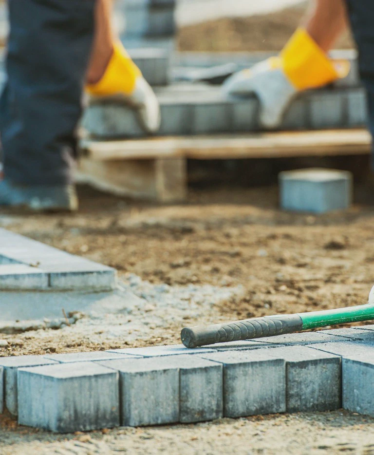 Układanie kostki brukowej